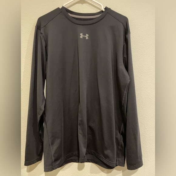 Men’s Under Armour XL black fitted cold gear top. - Picture 1 of 4